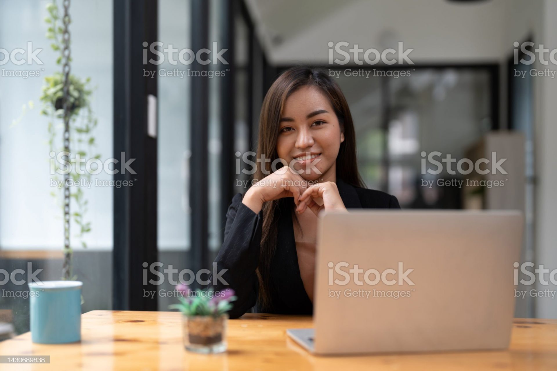 EXECUTIVE ASSISTANT